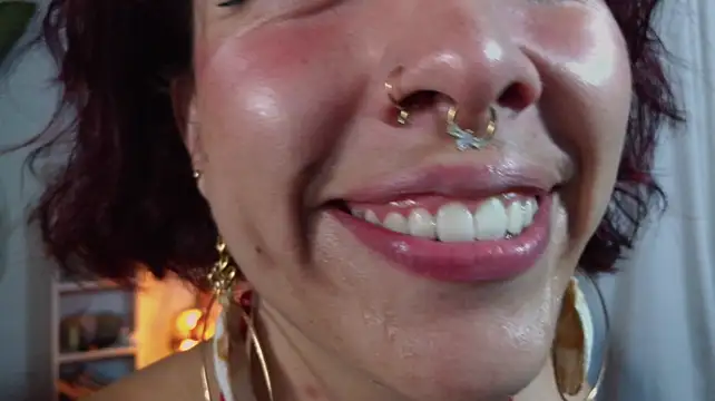 bri_von_dhara__ webcam