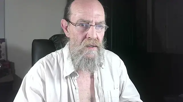 Uncle_Hottie live cam on StripChat