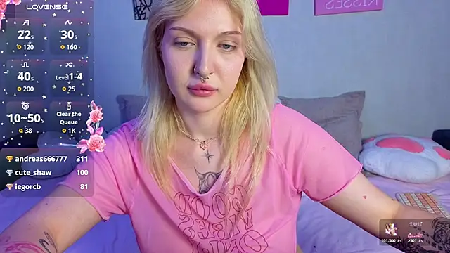 BlondieSummer webcam