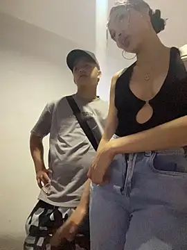 MILA_AND_COTI webcam