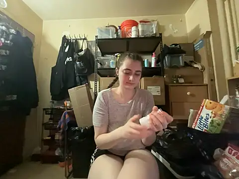 Snowbunnycake_131 webcam