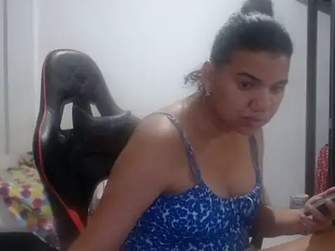 Adriana_0312 webcam
