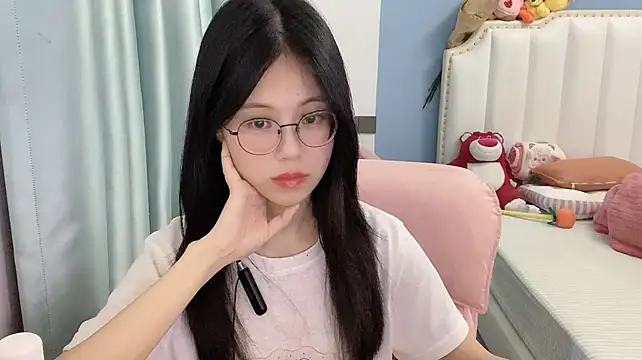 Luna-666 live cam on StripChat