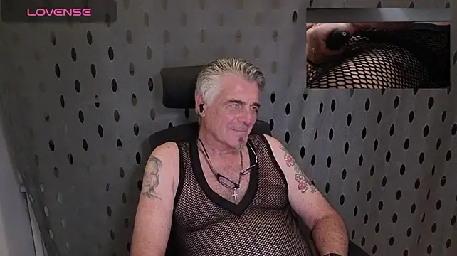 DirtyDaddy_CH webcam