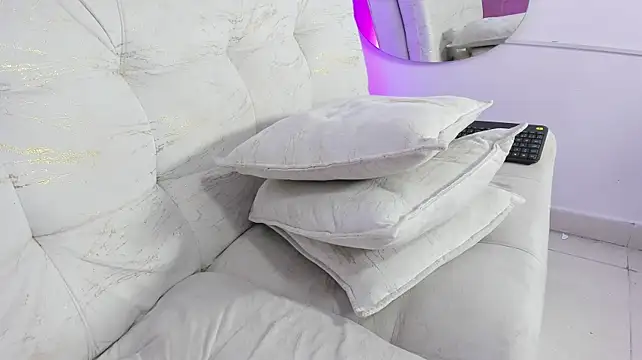 LiaCampbell_ webcam
