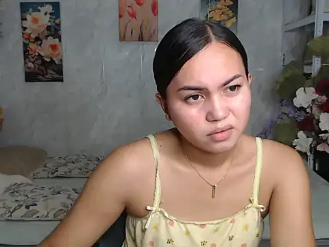 ur_asiankat webcam