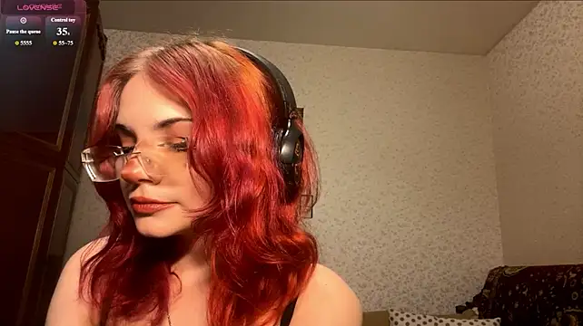 RedKittySquirrel webcam
