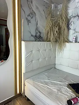 Taliaaa_Paris webcam