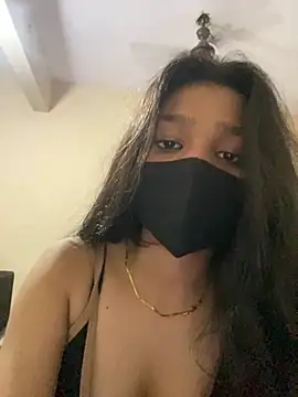 Poojq_333 webcam