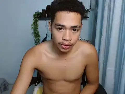 curlyasian_njxx
