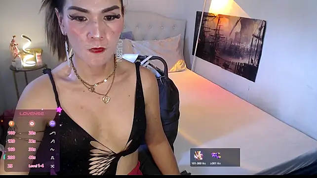 NinaDOM4CUM webcam