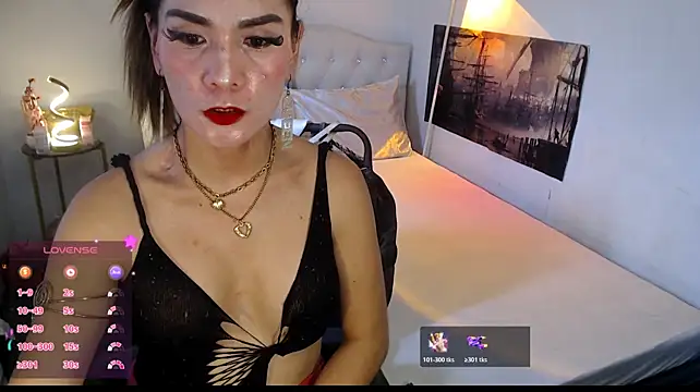 NinaDOM4CUM webcam