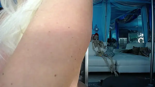 ADRIANNA_FOX webcam