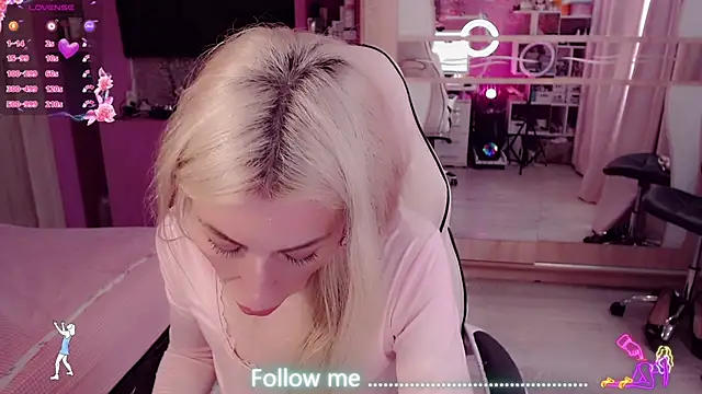 AnnieGOld_ webcam
