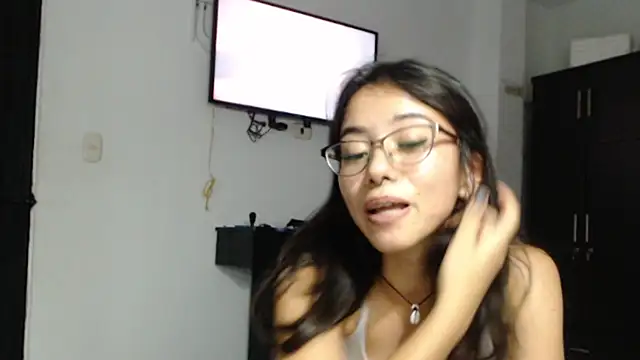 LararCrow webcam