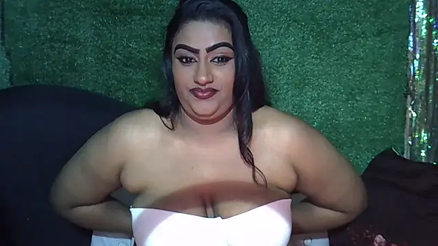 EROTICNAWTY2 webcam