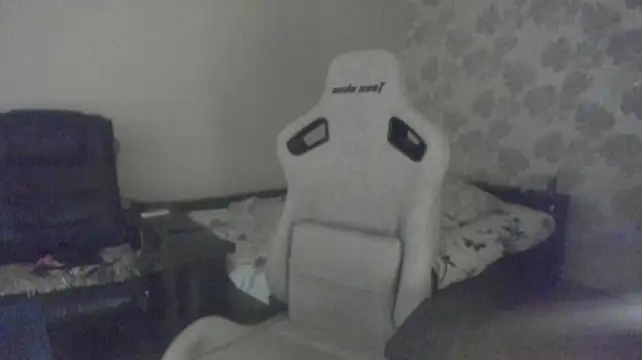 Knuckles17 live cam on StripChat