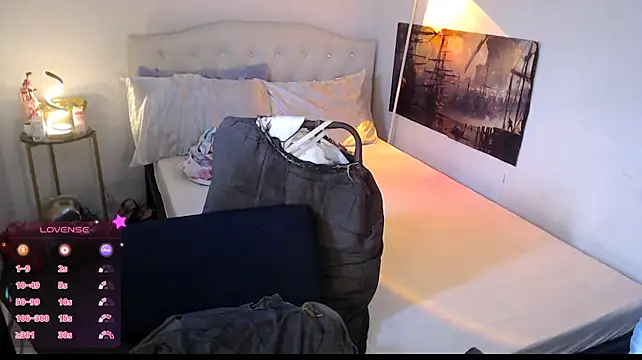 NinaDOM4CUM webcam