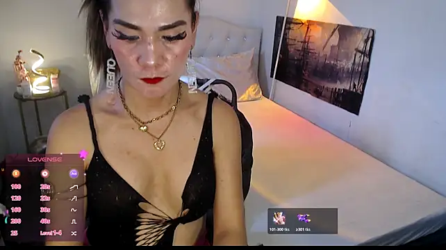 NinaDOM4CUM webcam