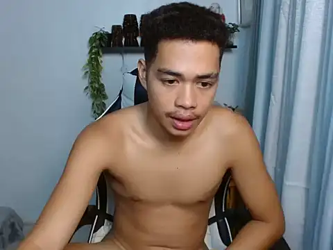 curlyasian_njxx webcam