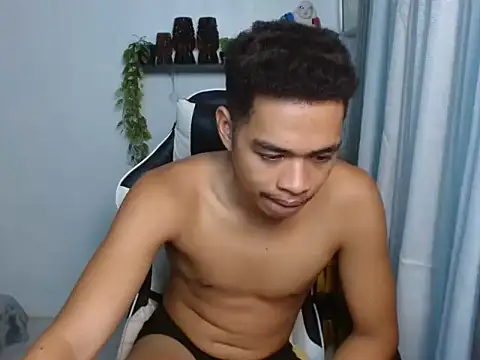 curlyasian_njxx webcam