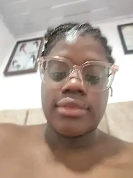 LiaaRose live cam on StripChat