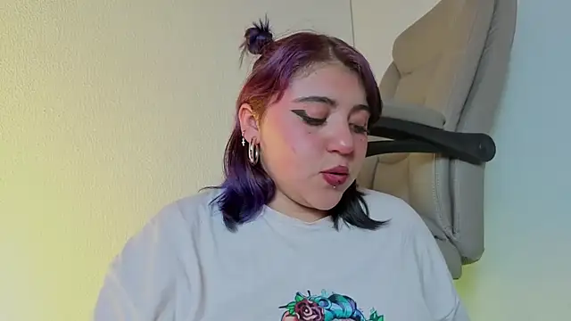 Blueberry_gothic webcam