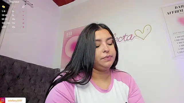 estefany09_ live cam on StripChat
