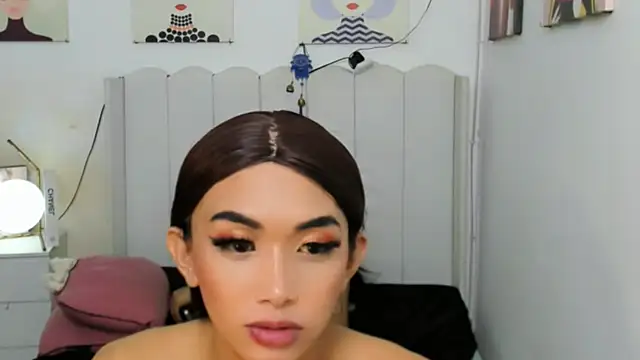 MirandaSterling live cam on StripChat