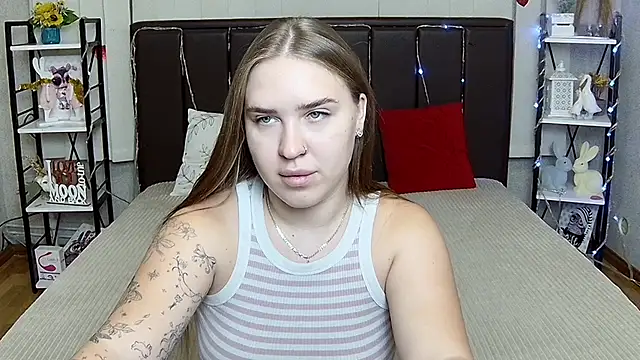 LauraHlot webcam