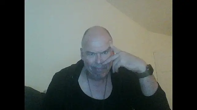 HotInMyAss webcam