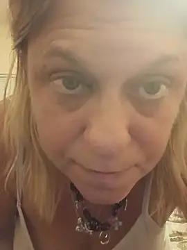 Playmate86 webcam