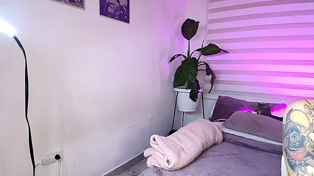 Sky_Intimate webcam