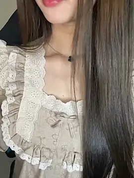 Yiyina_17 webcam