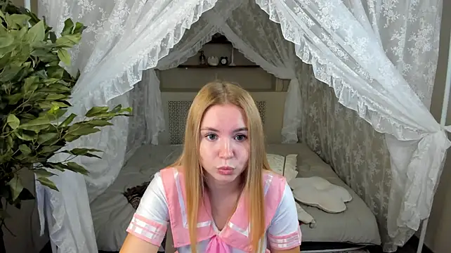 Linda__Bloom webcam