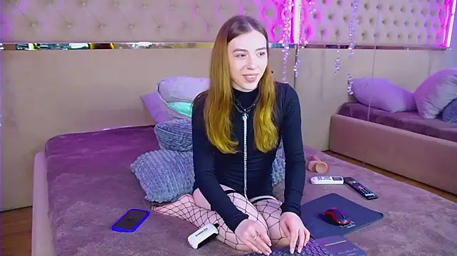 Lolya_ webcam