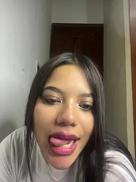 cherryluna022 webcam