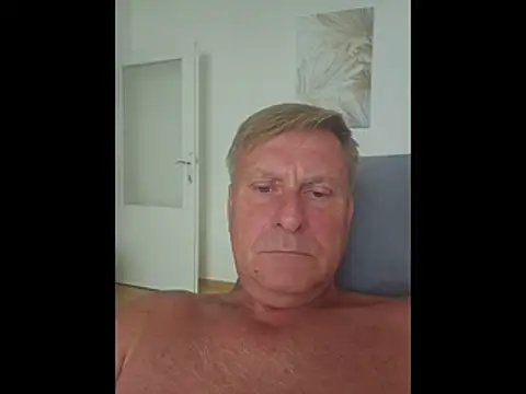 johnnym1 webcam
