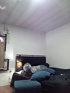 Skinyhot99 webcam