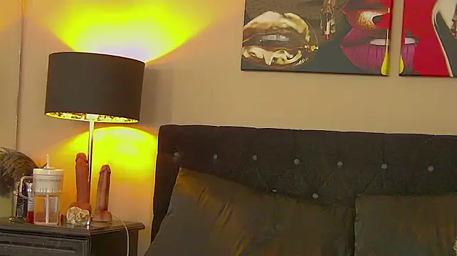MisshaNight webcam