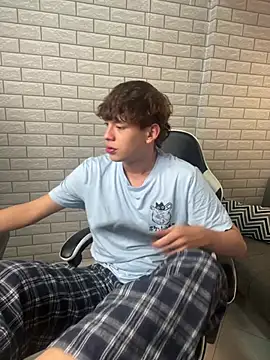Nicola_hard webcam