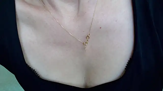 CutieErikaa live sex cam