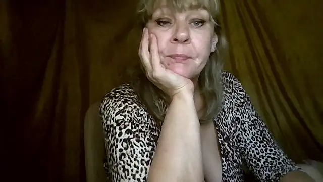 karina_ren_ (F mature) - for a new laptop