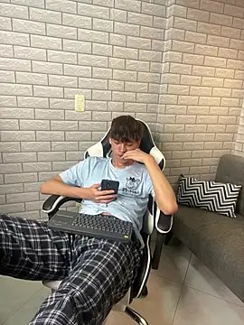 Nicola_hard webcam