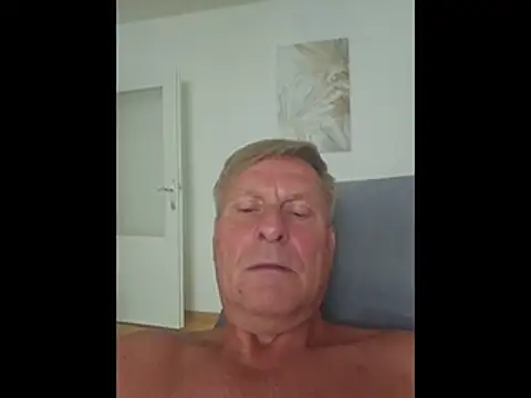 johnnym1 webcam