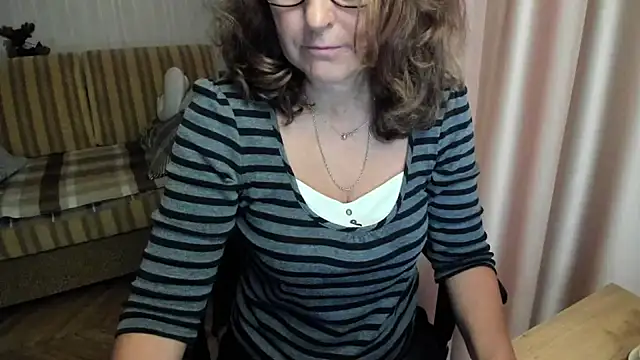 lauraoven webcam