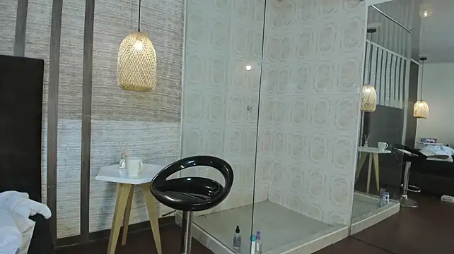 Hannah_Cross webcam