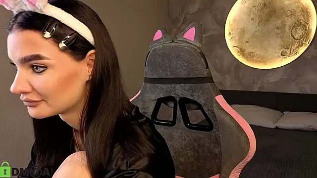 black_cat webcam