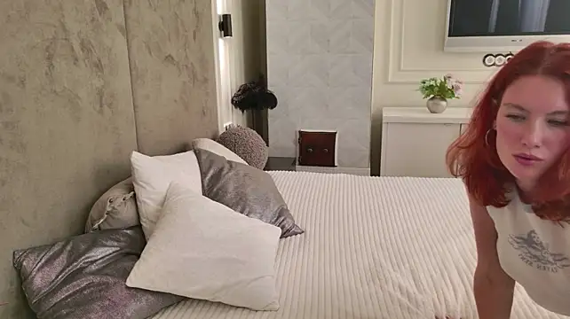 Liv_Fay webcam