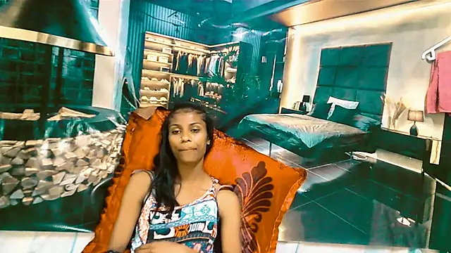 IndianSilkySpice webcam